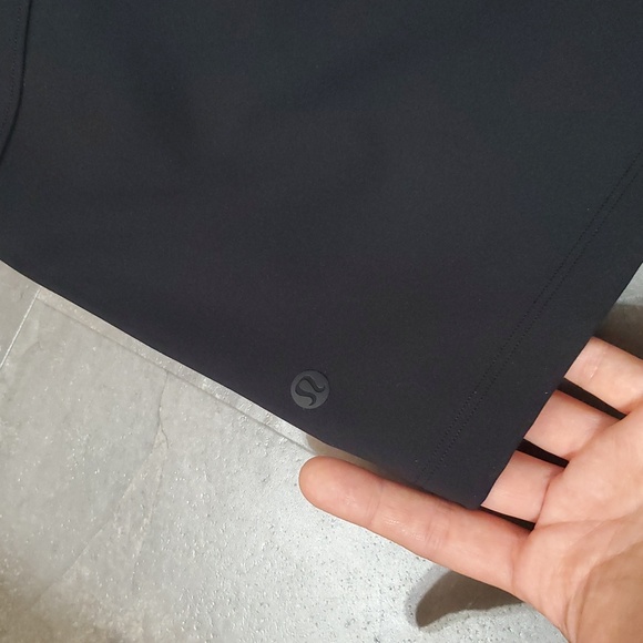 NWOT Lululemon On the Fly Short. 2.2" Inseam. Black. Size 8. - Picture 10 of 13